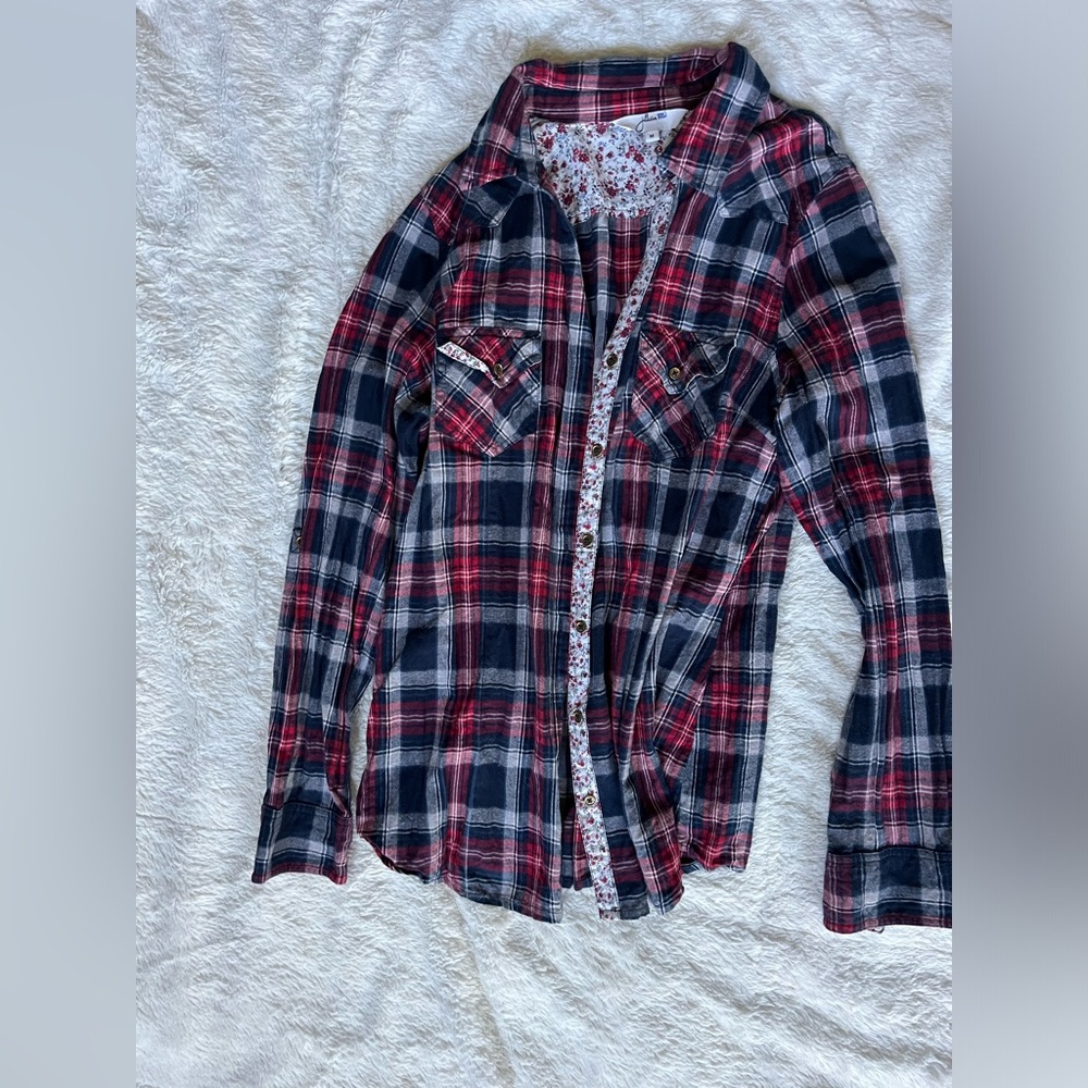 Jillian Blu Plaid Button-Down Shirt